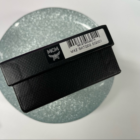 SALE HP! MCM AIRPODS CASE UNISEX - Picture 10 of 13